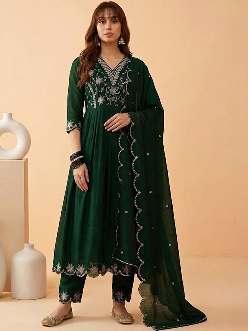 embroidered v-neck kurta & trousers with dupatta