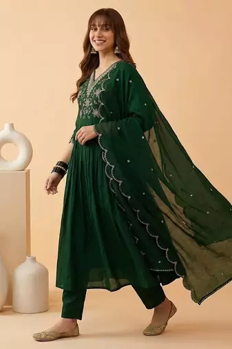 embroidered v-neck kurta & trousers with dupatta