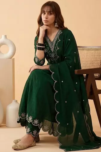 embroidered v-neck kurta & trousers with dupatta