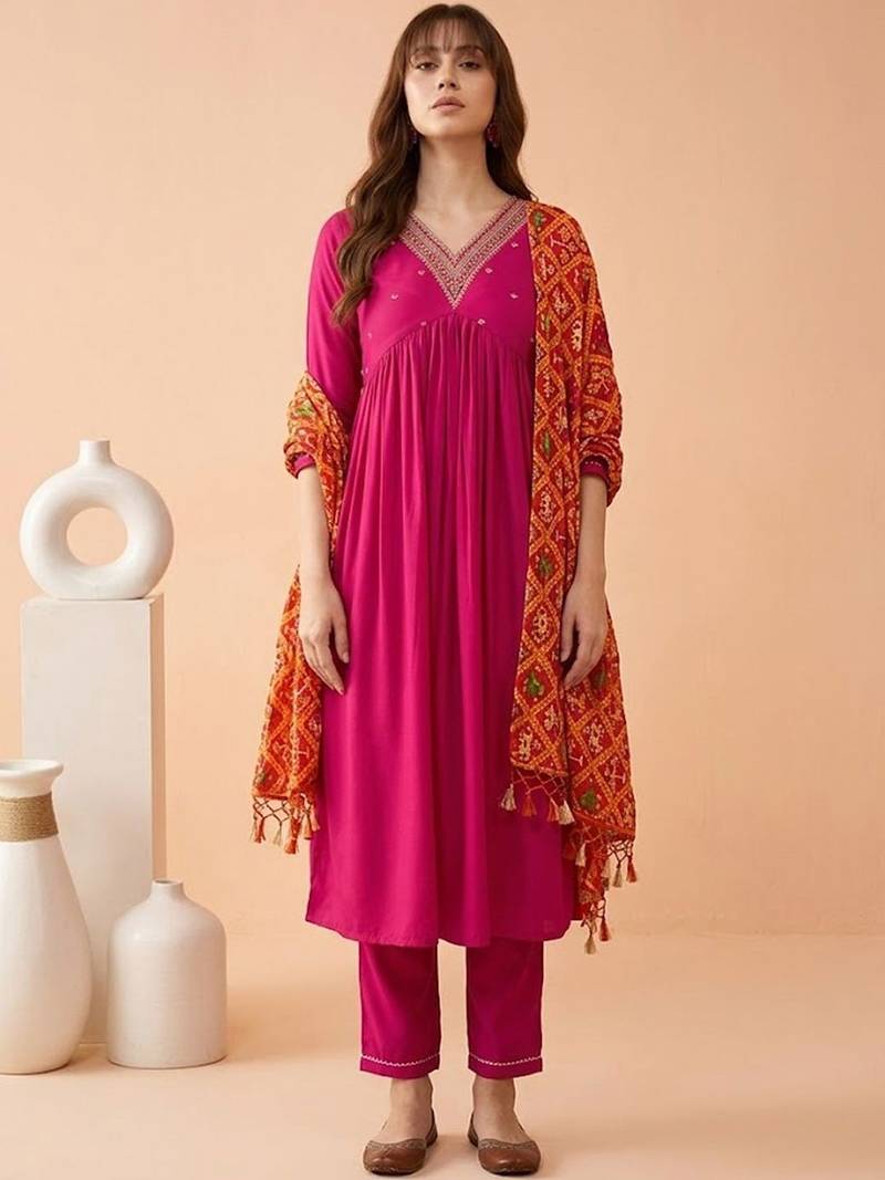 yoke design poly crepe v-neck kurta & trousers with dupatta