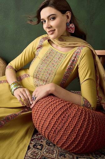 floral embroidered sequinned straight kurta & trouser with dupatta