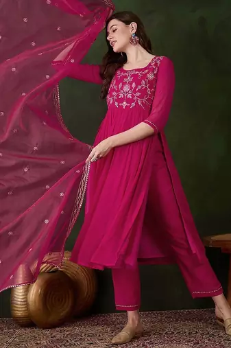 women floral embroidered kurta with trousers & dupatta