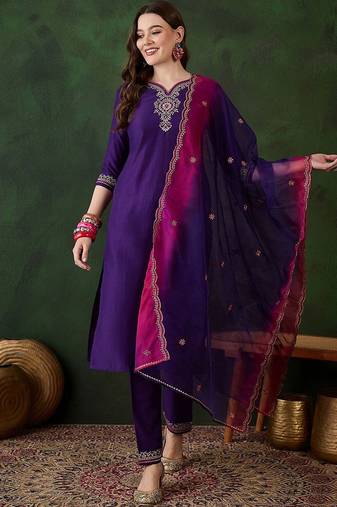 women floral embroidered kurta with trousers & dupatta
