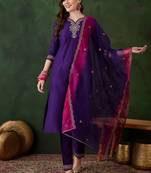 women floral embroidered kurta with trousers & dupatta
