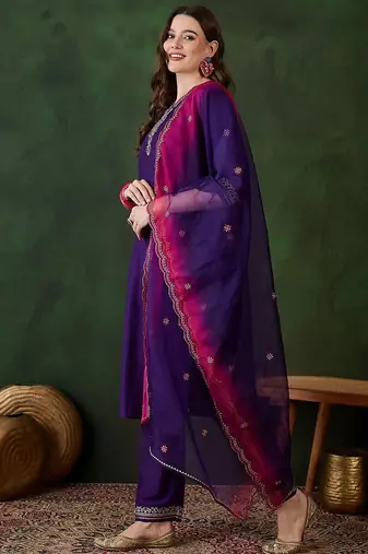 women floral embroidered kurta with trousers & dupatta