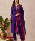 embroidered sweetheart neck kurta & trousers with dupatta