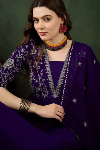 purple floral embroidered regular sequinned georgette kurta & trouser with dupatta