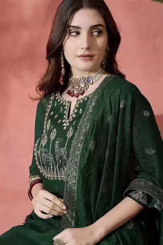 floral embroidered straight kurta with trouser and dupatta