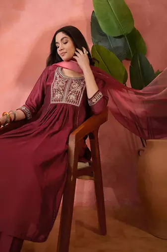 women ethnic motifs embroidered kurta with trousers & dupatta