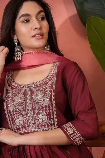 women ethnic motifs embroidered kurta with trousers & dupatta