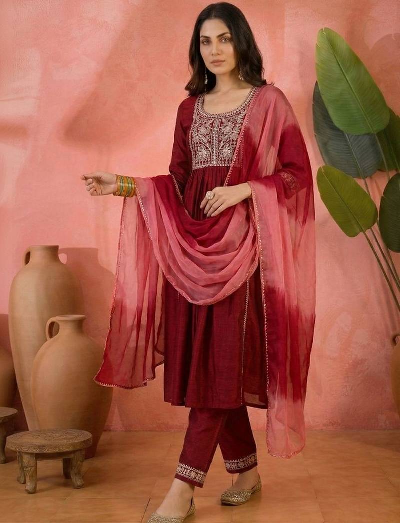 embroidered  round neck kurta & trousers with dupatta