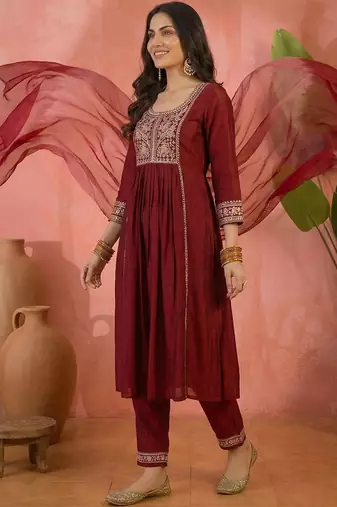 embroidered  round neck kurta & trousers with dupatta