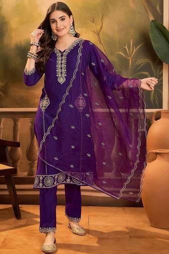 ethnic motifs embroidered v-neck sequinned straight kurta with trousers & dupatta