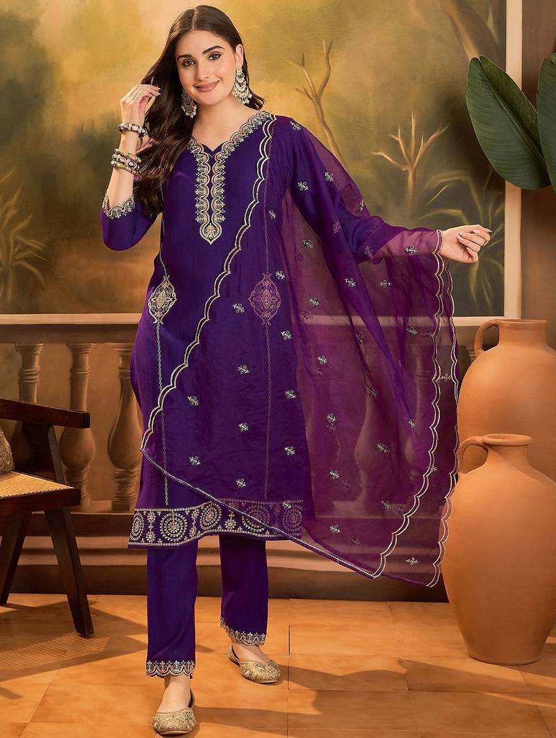 ethnic motifs embroidered v-neck sequinned straight kurta with trousers & dupatta