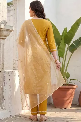 embroidered round neck kurta & trousers with dupatta kurta set