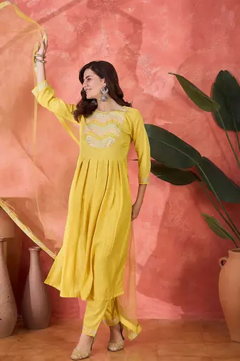 women zari sequence embroidered kurta & trousers with dupatta