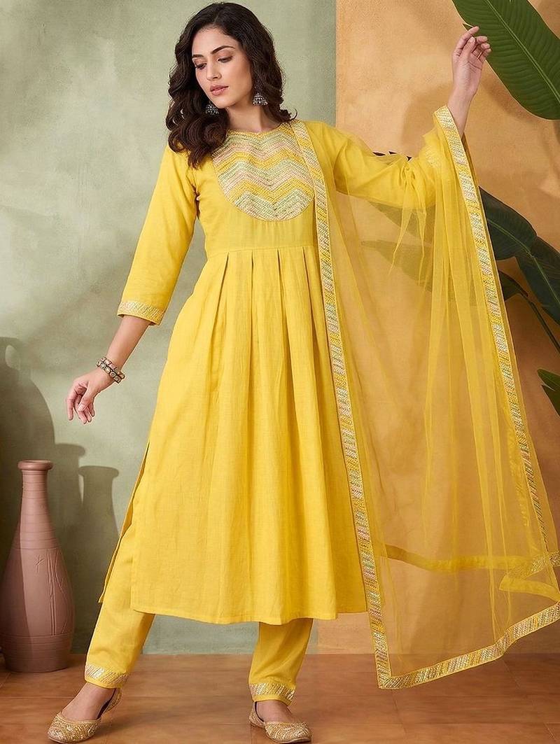embroidered  round neck kurta & trousers with dupatta