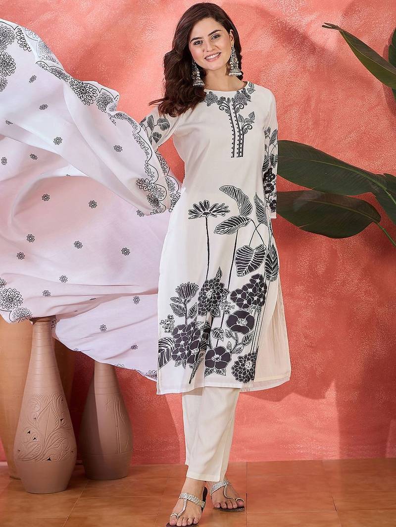women floral printed kurta with trousers & dupatta