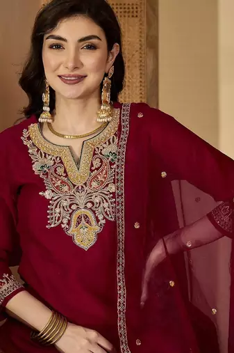 paisley yoke design notch neck thread work straight kurta with trousers & dupatta