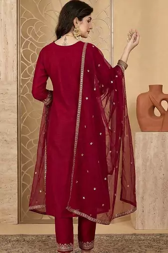 embroidered round neck kurta & trousers with dupatta