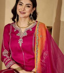 women pink kurta sets