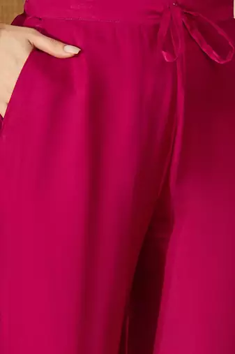 women pink kurta sets