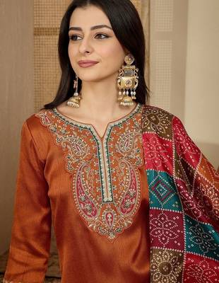 ethnic motifs embroidered thread work straight kurta with trouser & dupatta 2