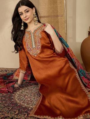 ethnic motifs embroidered thread work straight kurta with trouser & dupatta 5