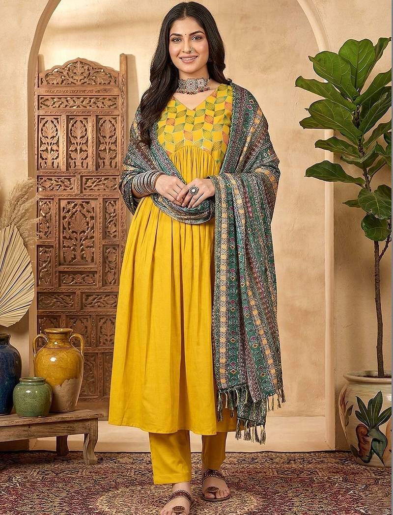 embroidered v-neck kurta & trousers with dupatta