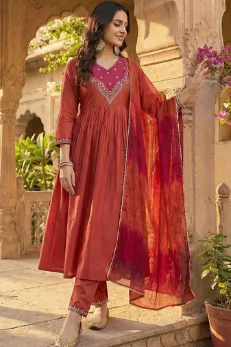 embroidered v-neck kurta trousers & dupatta