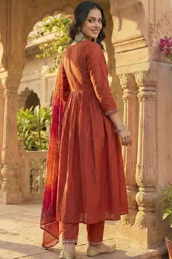 embroidered v-neck kurta trousers & dupatta