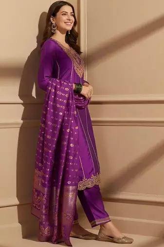 embroidered round neck kurta and trousers with dupatta set