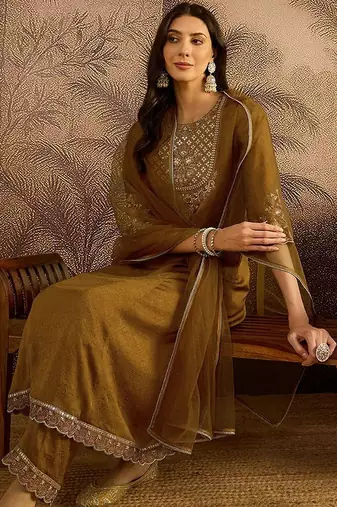 embroidered round neck kurta & trousers with dupatta