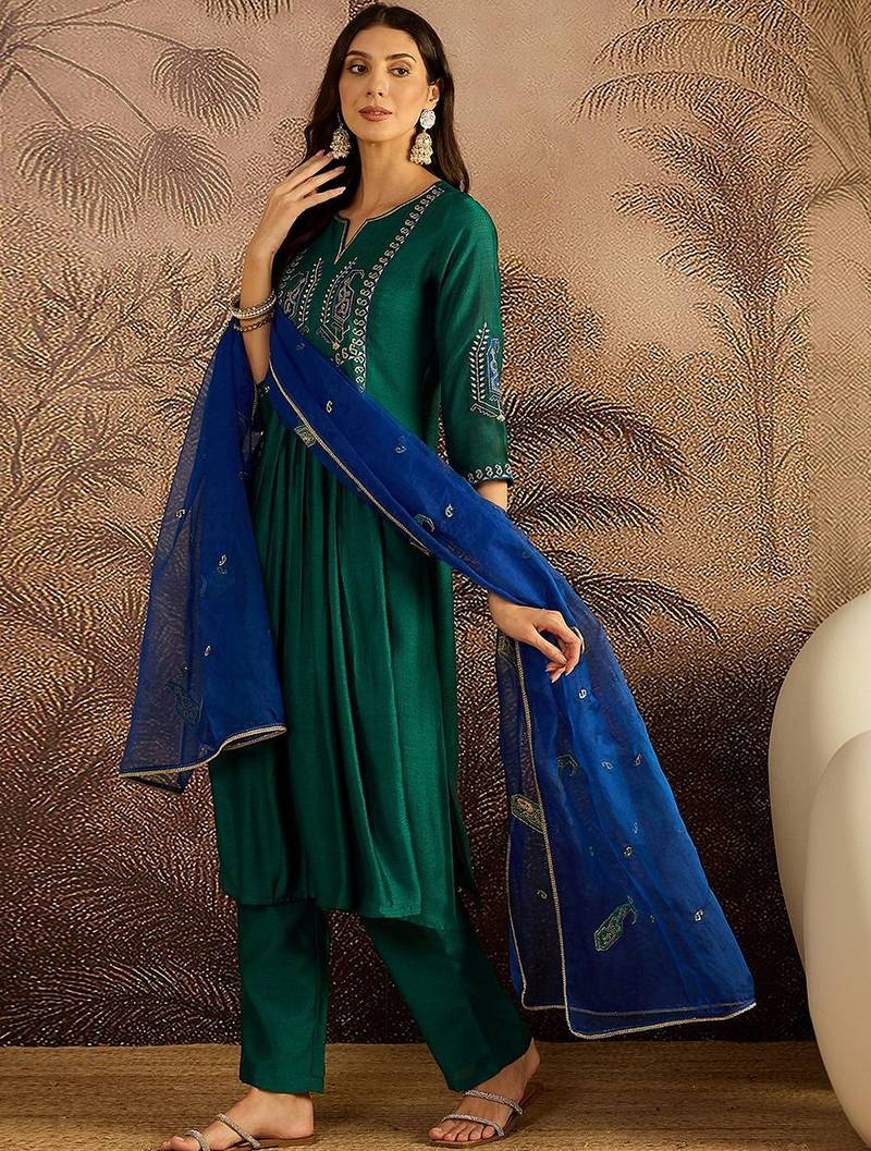 embroidered round neck straight kurta & trousers with dupatta