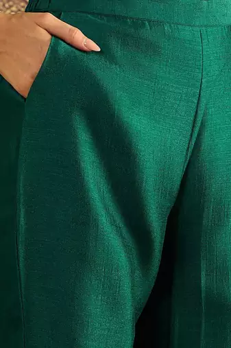 embroidered round neck straight kurta & trousers with dupatta