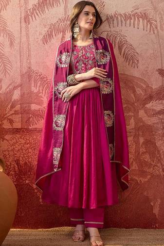 embroidered round neck kurta trousers & dupatta