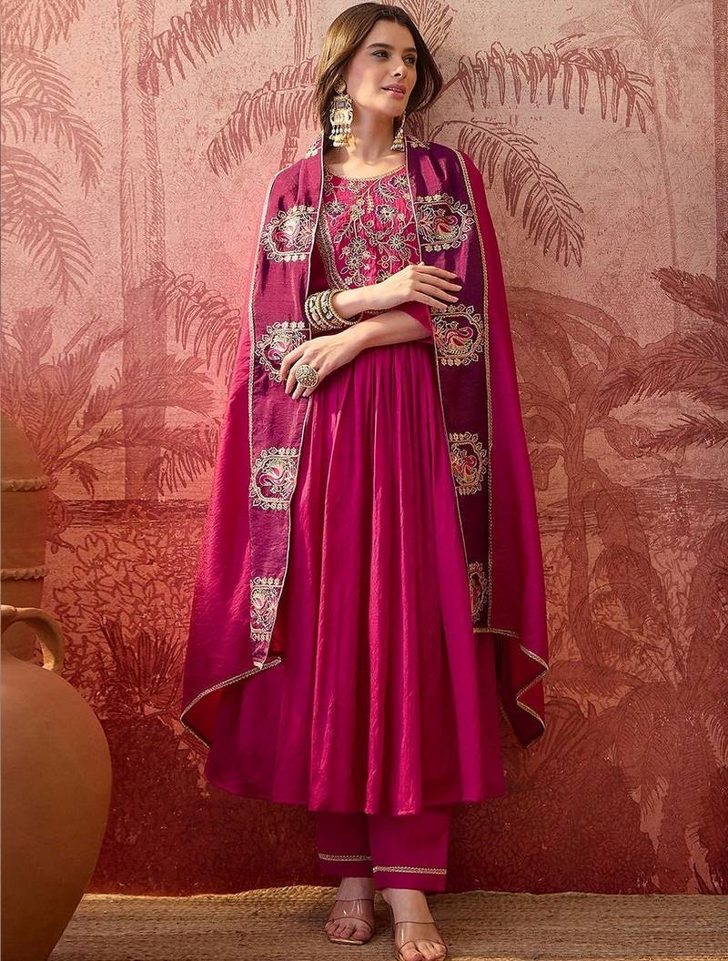 embroidered round neck kurta trousers & dupatta