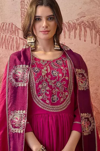 embroidered round neck kurta trousers & dupatta