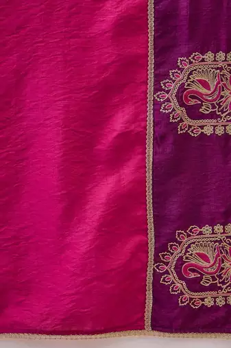 embroidered round neck kurta trousers & dupatta