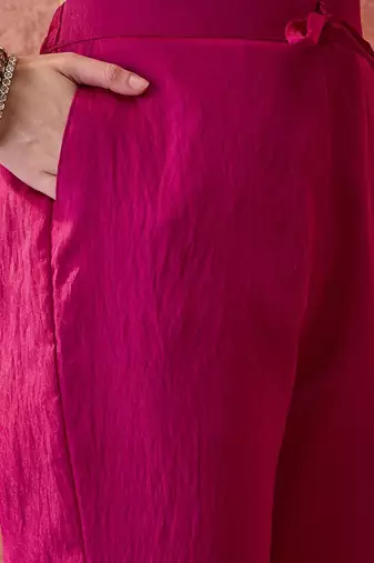 embroidered round neck kurta trousers & dupatta