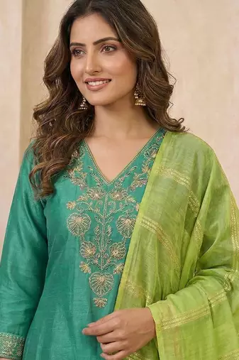embroidered v-neck straight kurta & trousers with dupatta