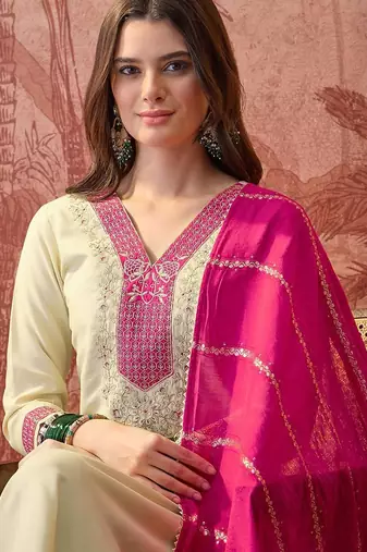 embroidered v-neck  kurta trousers & dupatta