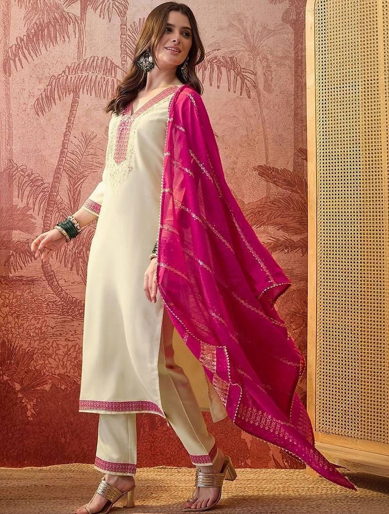 embroidered v-neck  kurta trousers & dupatta