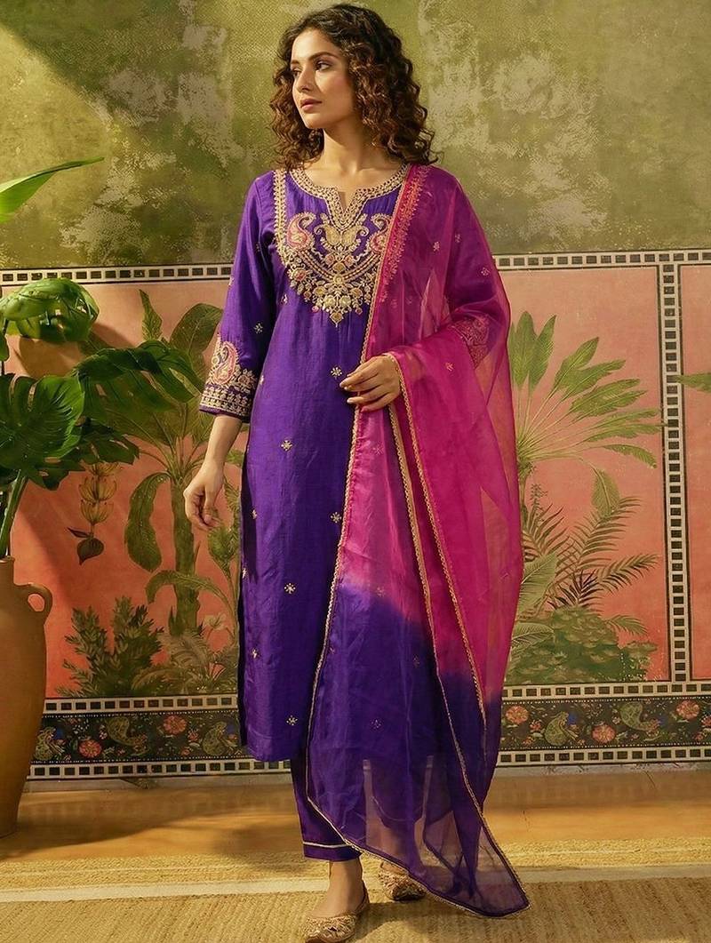 embroidered round neck straight  kurta & trousers with dupatta