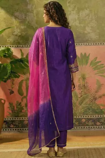 embroidered round neck straight  kurta & trousers with dupatta