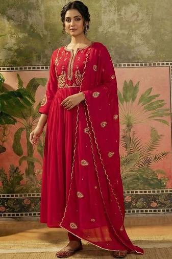 embroidered round neck kurta trousers & dupatta