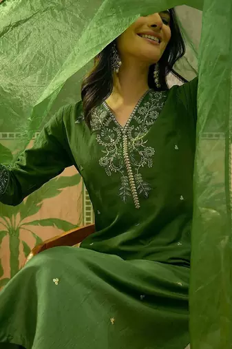 embroidered v-neck kurta & trousers kurta set