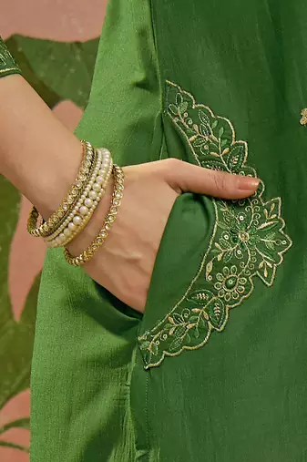embroidered v-neck kurta & trousers kurta set