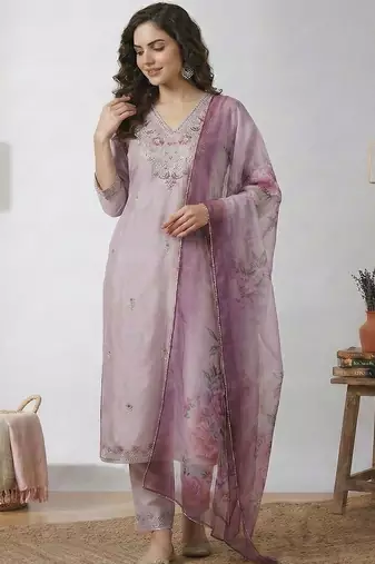 embroidered round neck kurta trousers & dupatta