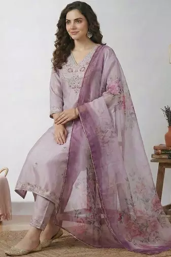 embroidered round neck kurta trousers & dupatta
